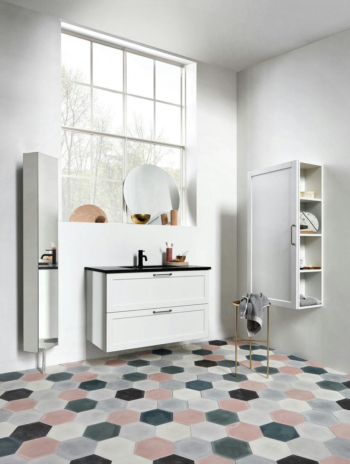 Trend 2: Etnisk og feminint Lyst bad med fargerike fliser